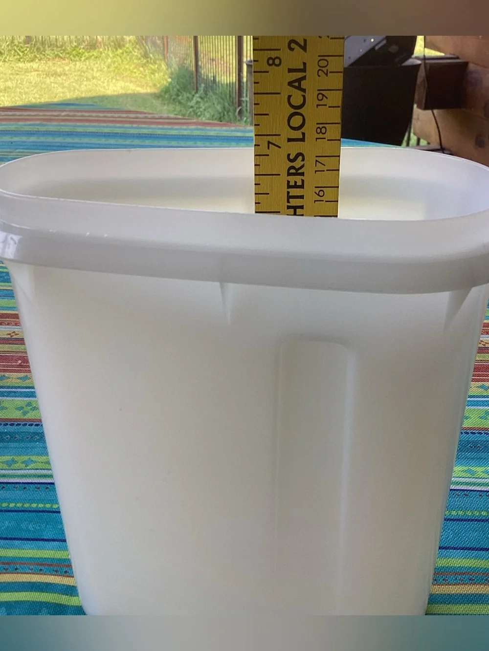 Tupperware Vintage Beverage Buddy Pitcher - 1 quart size